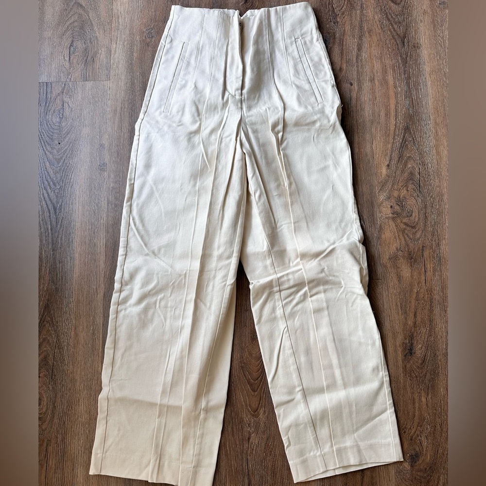 Zara Cream Wide-Leg Trousers for Casual Elegance